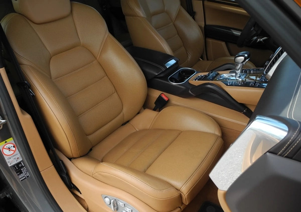 Porsche Cayenne cena 204999 przebieg: 222000, rok produkcji 2014 z Kalisz Pomorski małe 277